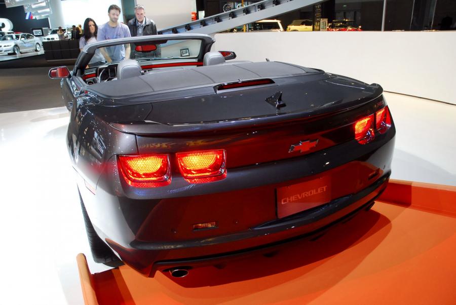  Chevrolet Camaro Convertible 2011 года  (фото 56 из 82)